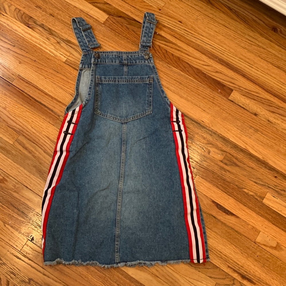 chic overalls size:2 dark wash